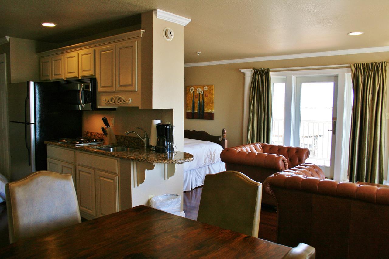 Oasis Suites Hotel 纳格斯黑德 外观 照片