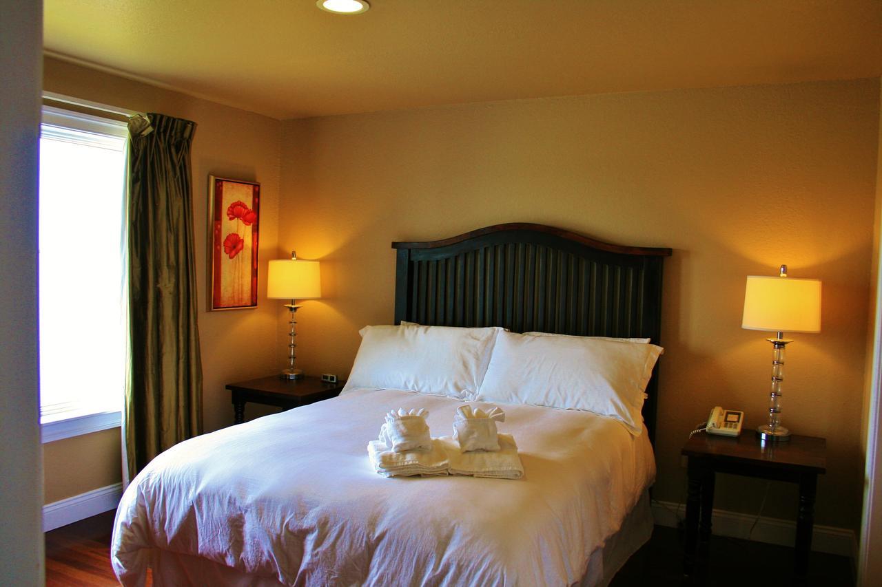 Oasis Suites Hotel 纳格斯黑德 外观 照片